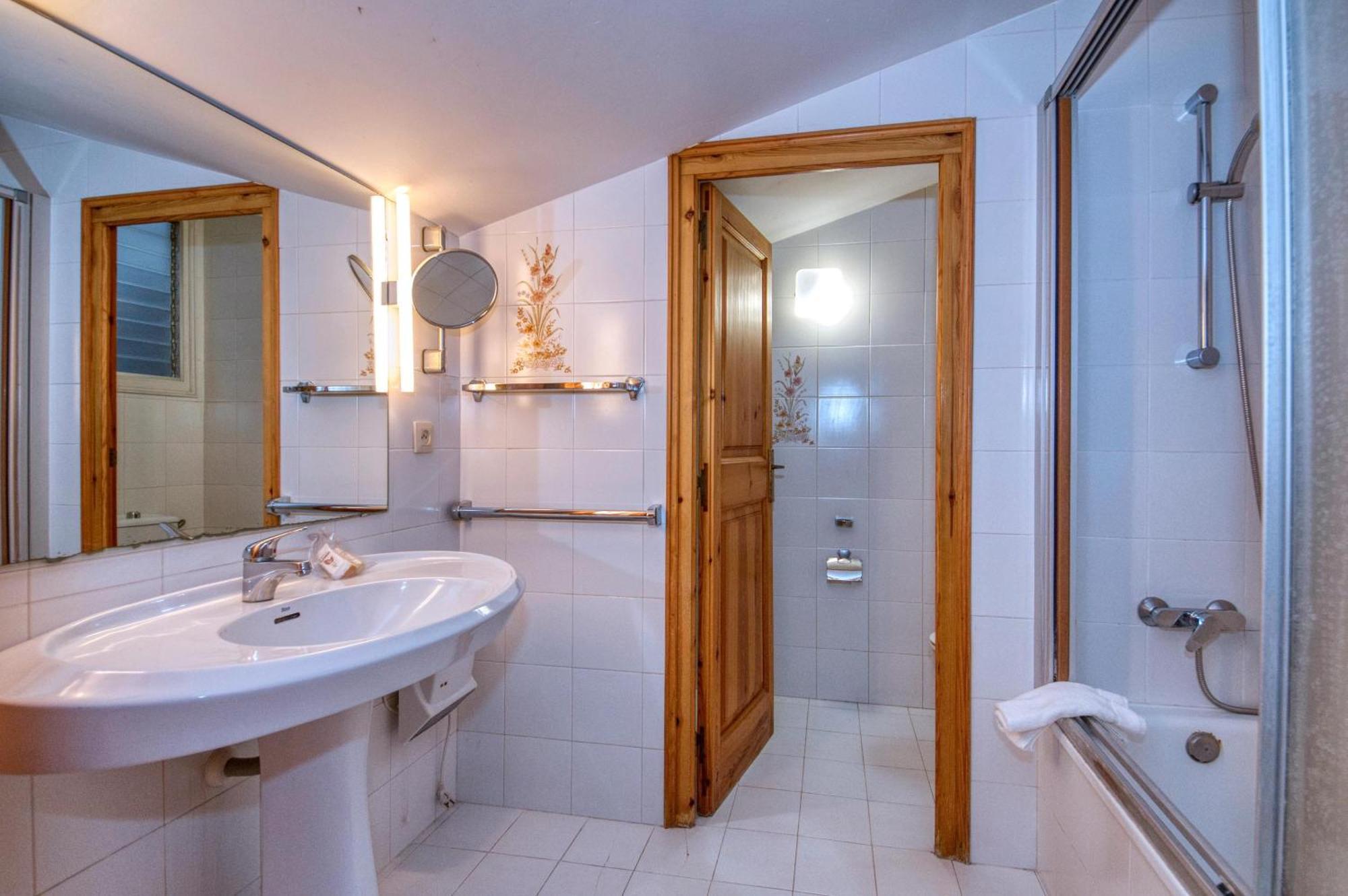 Apartaments Can Niell Calella De Palafrugell Bagian luar foto